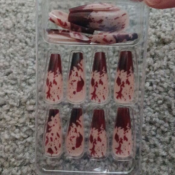 Halloween blood splatter spooky scary press on Nails NEW - Picture 1 of 4